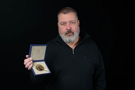 Dmitry Muratov 2021 Nobel Peace Prize Medal
