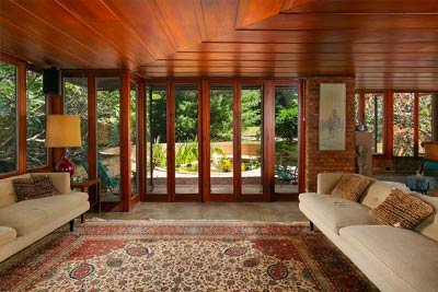 Frank Lloyd Wright's Sondern-Adler House sold for $1,012,000
